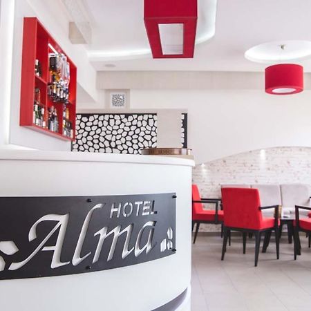 Garni Hotel Alma Pirot Extérieur photo