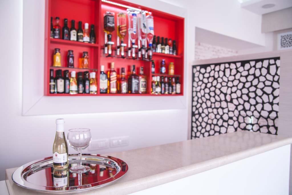 Garni Hotel Alma Pirot Extérieur photo
