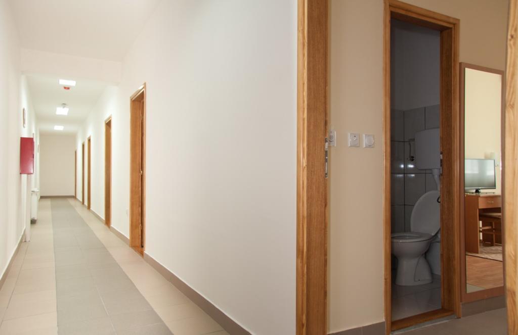 Garni Hotel Alma Pirot Extérieur photo