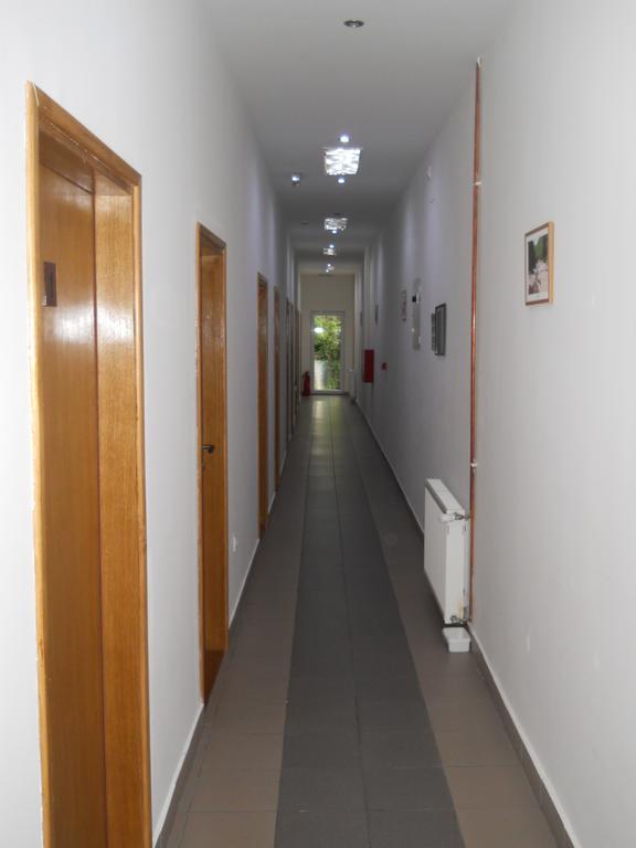 Garni Hotel Alma Pirot Extérieur photo