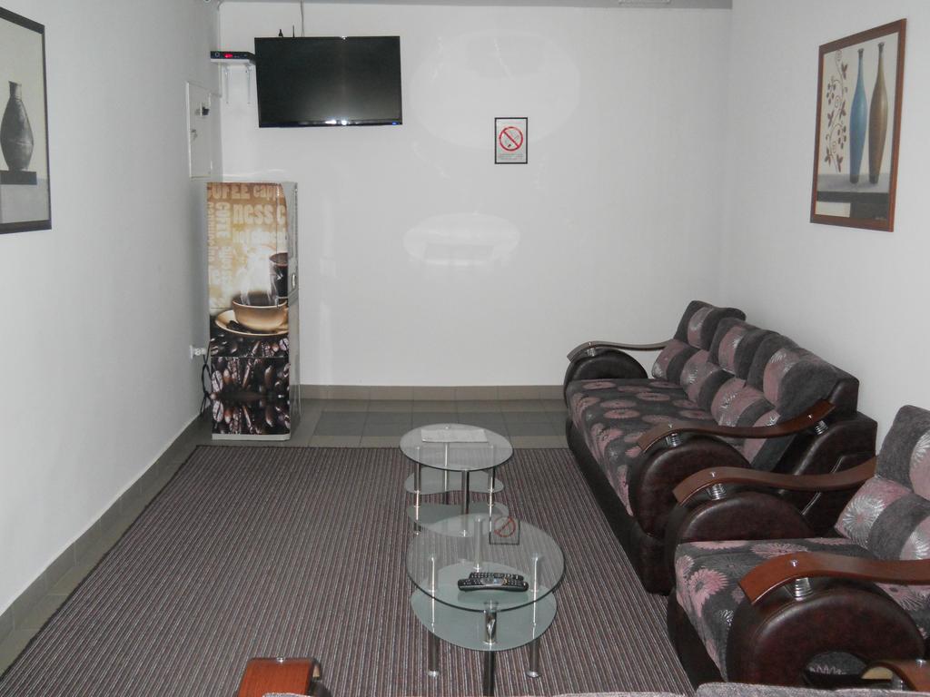 Garni Hotel Alma Pirot Extérieur photo