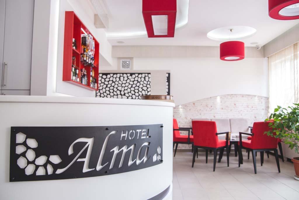 Garni Hotel Alma Pirot Extérieur photo
