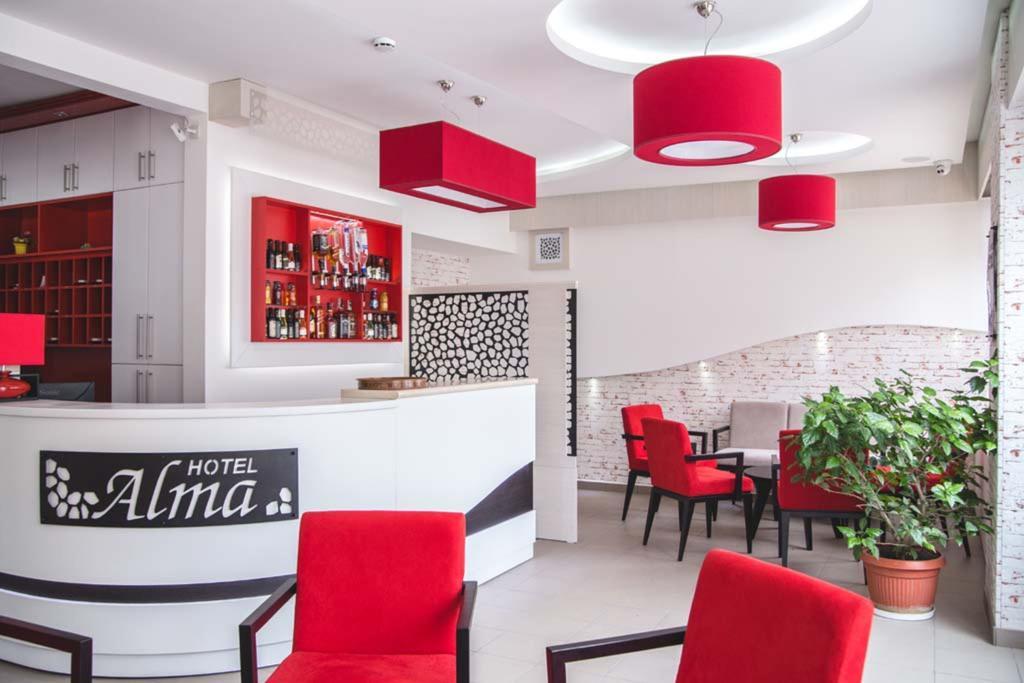 Garni Hotel Alma Pirot Extérieur photo