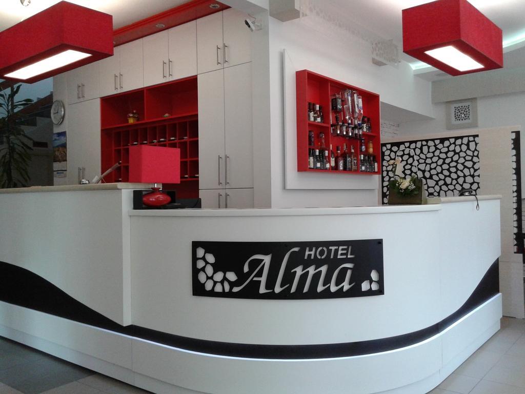 Garni Hotel Alma Pirot Extérieur photo