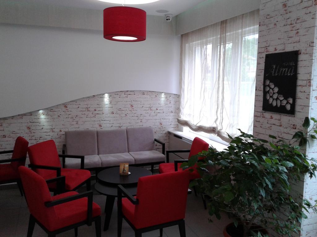 Garni Hotel Alma Pirot Extérieur photo