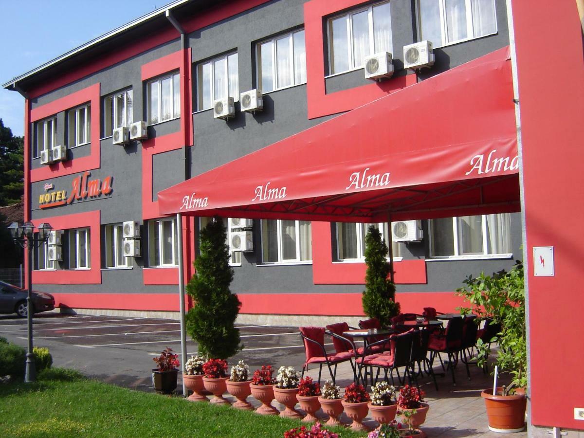Garni Hotel Alma Pirot Extérieur photo