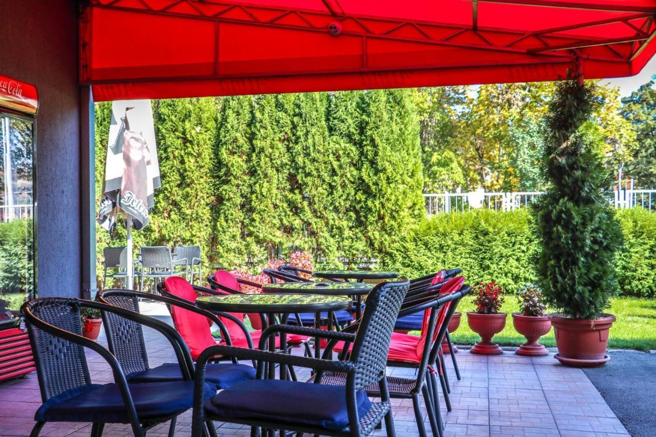 Garni Hotel Alma Pirot Extérieur photo