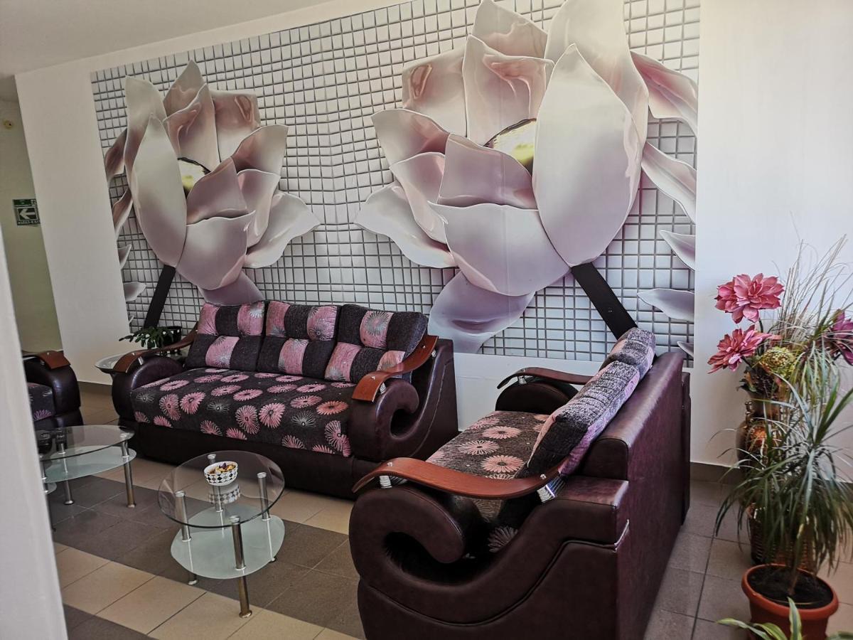 Garni Hotel Alma Pirot Extérieur photo